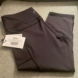 Zyia Black Pocket Light n Tight Hi-Rise Capri 20” size 14-16
